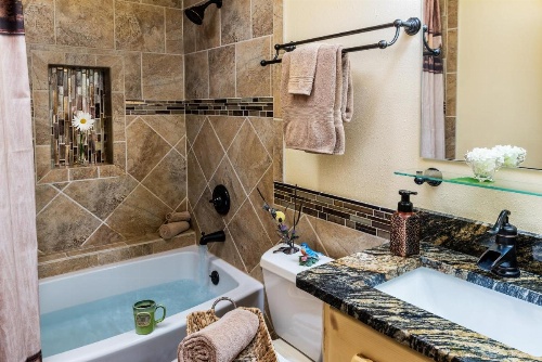 Outlook Inn Bed and Breakfast image 21